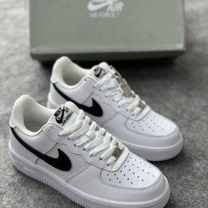 Nike Air Force 1 Low “White Black” (Panda)