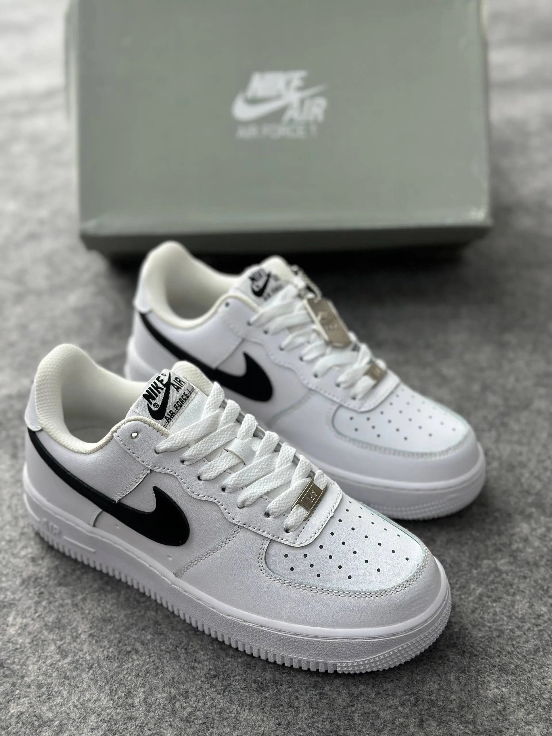 Nike Air Force 1 Low "White Black" (Panda)